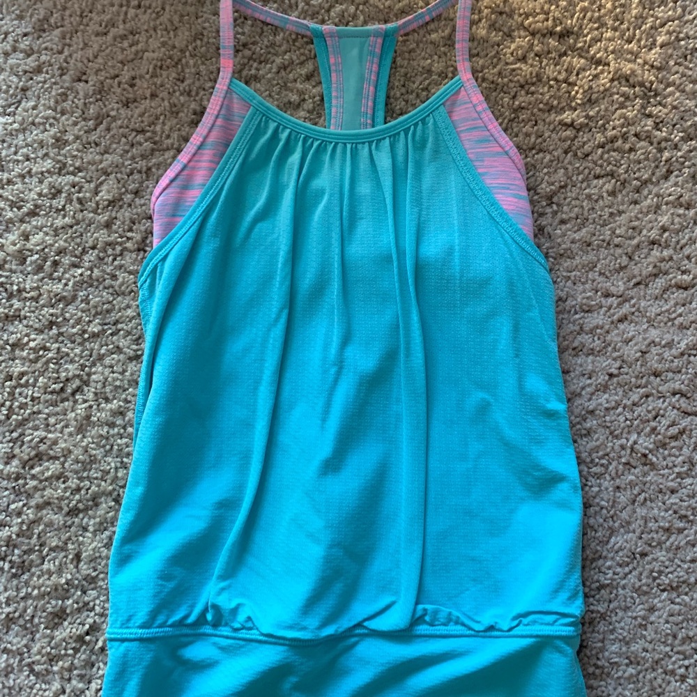 Ivivvia size 8 tank with bra under